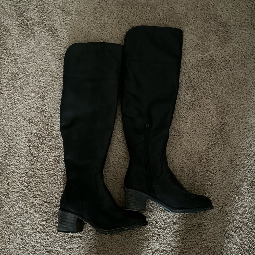Black Knee-High Women's Boots